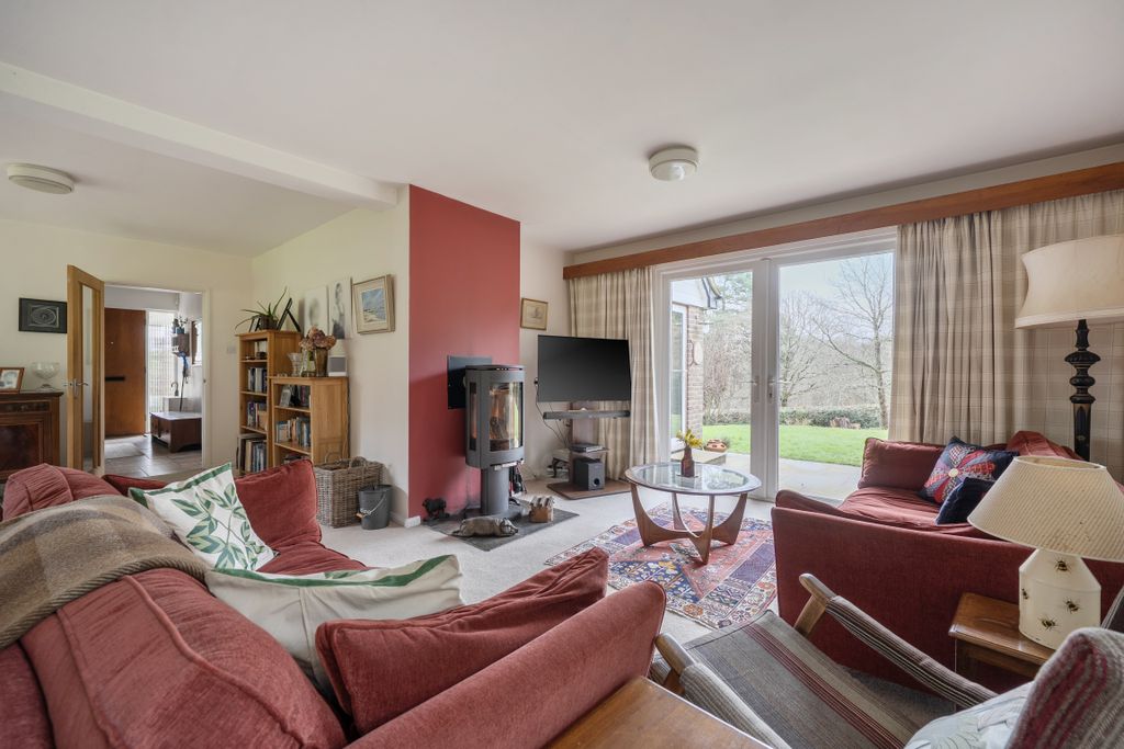 Property photo 2 of 23