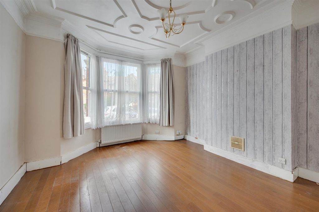 Property photo 1 of 18 Daniels_Holland Road, London, Nw1_001.Jpg