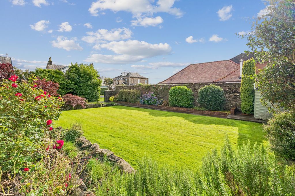 Property photo 3 of 41 Picture No. 37