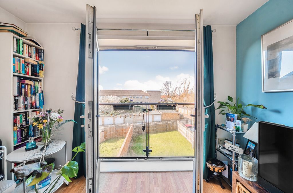 Property photo 3 of 9