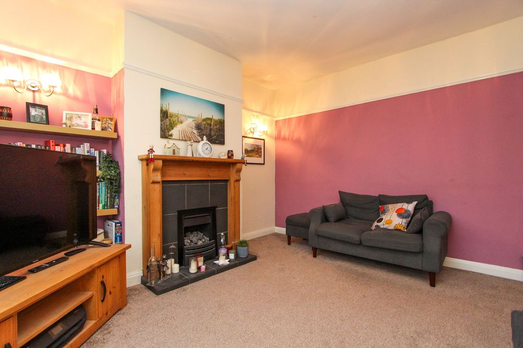 Property photo 3 of 30