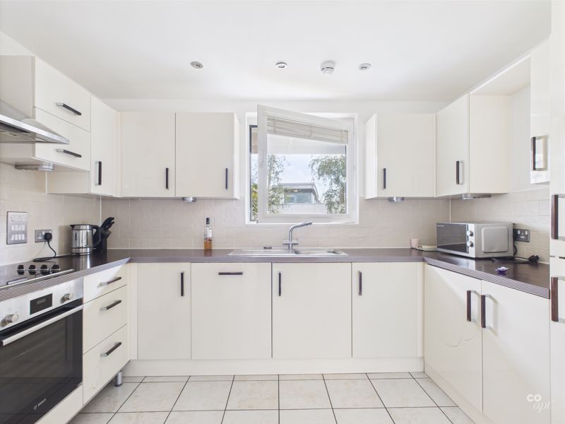 Property photo 3 of 9 Photo 9