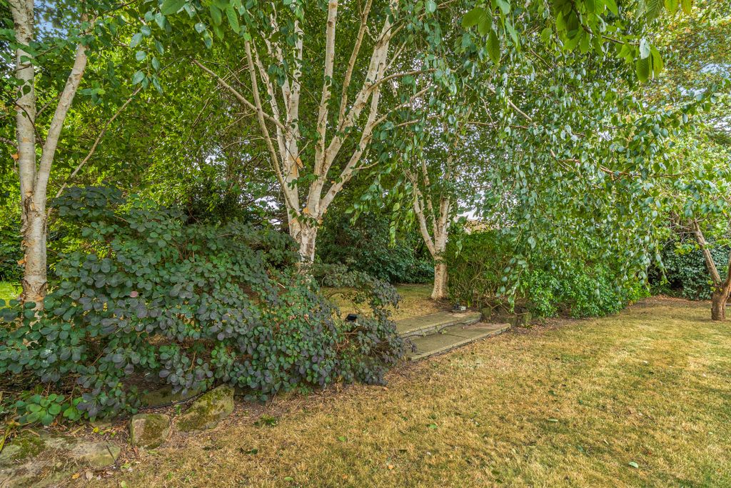 Property photo 3 of 25