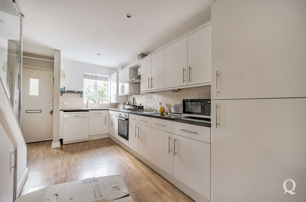 Property photo 2 of 21 7cc5Ea6c-B46B-4Ae...