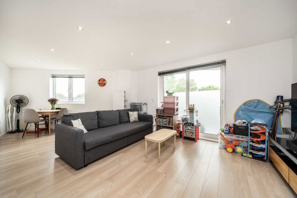 Property photo 2 of 7