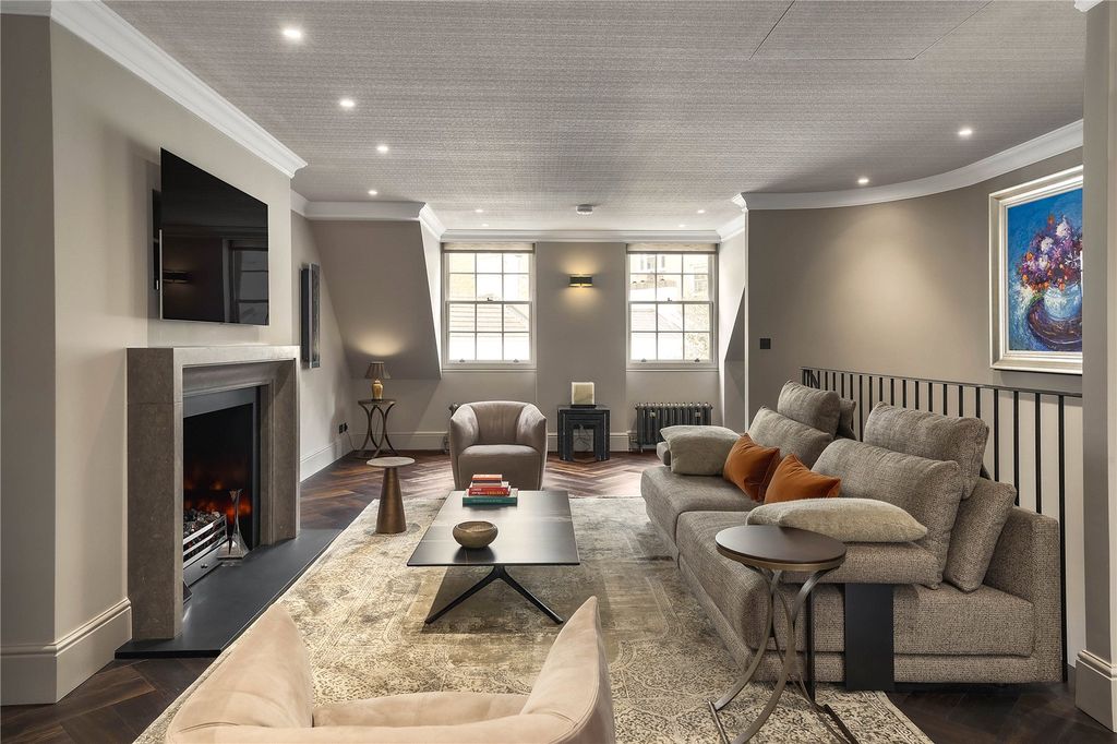 Property photo 1 of 11 Reception Room