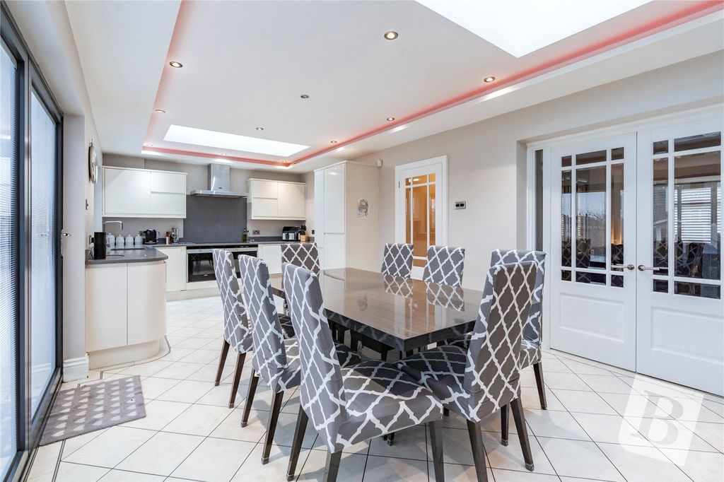 Property photo 1 of 19 Kitchen/Diner