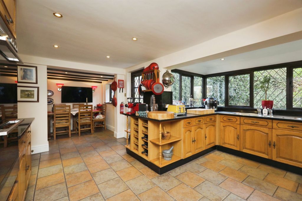 Property photo 3 of 21
