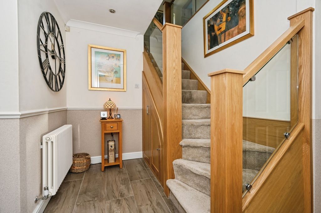 Property photo 3 of 34 Pbox-Img.Jpg