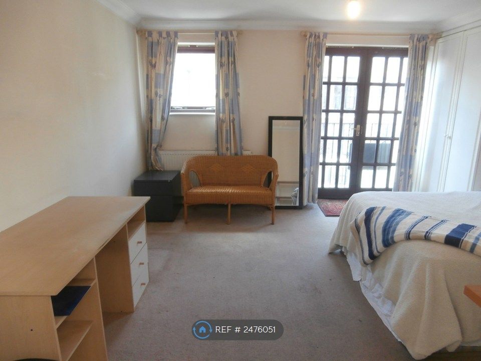 Property photo 3 of 15 Master Bedroom
