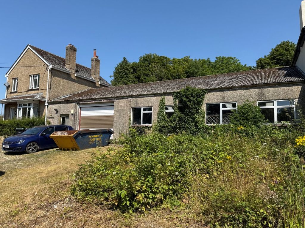 Property photo 2 of 12