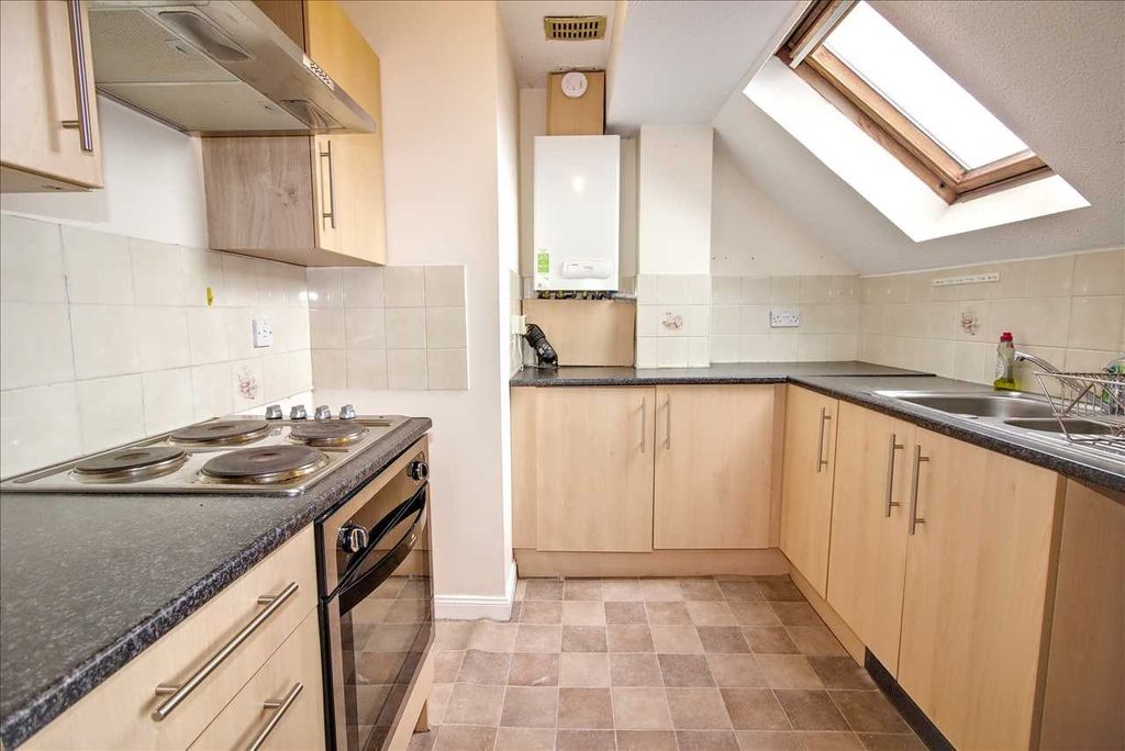 Property photo 3 of 6 Kitchen