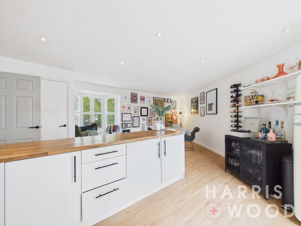 Property photo 2 of 23 5124353
