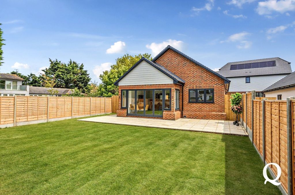 Property photo 3 of 31 Picture No. 35