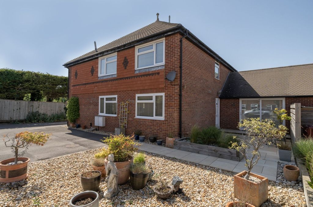 Property photo 1 of 34