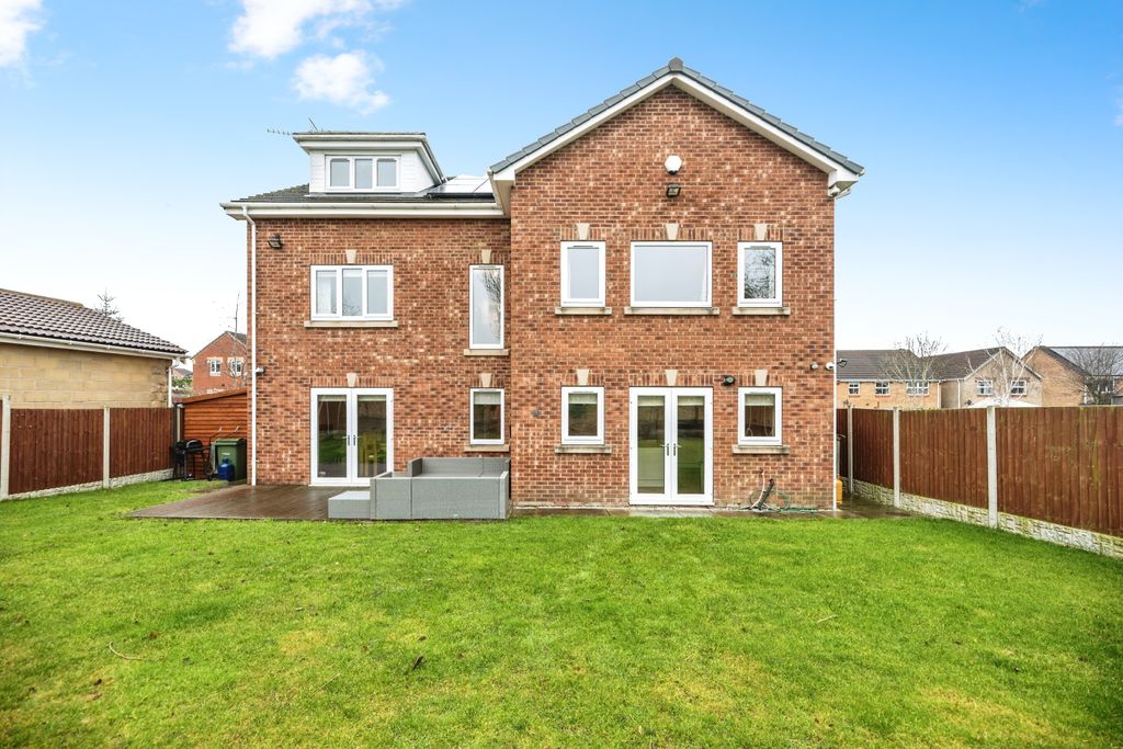 Property photo 1 of 26 Rear Garden