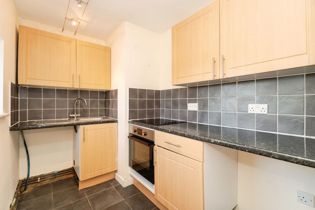 Property photo 2 of 15 Pbox-Img.Jpg