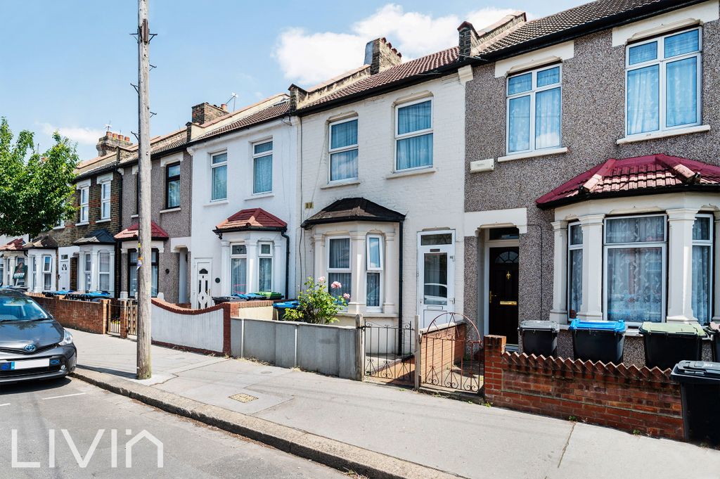 Property photo 1 of 7 Sutherland Road, 111 (12 From 17)-17