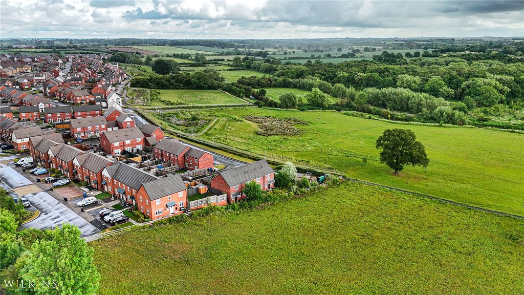 Property photo 2 of 29 Picture No. 26