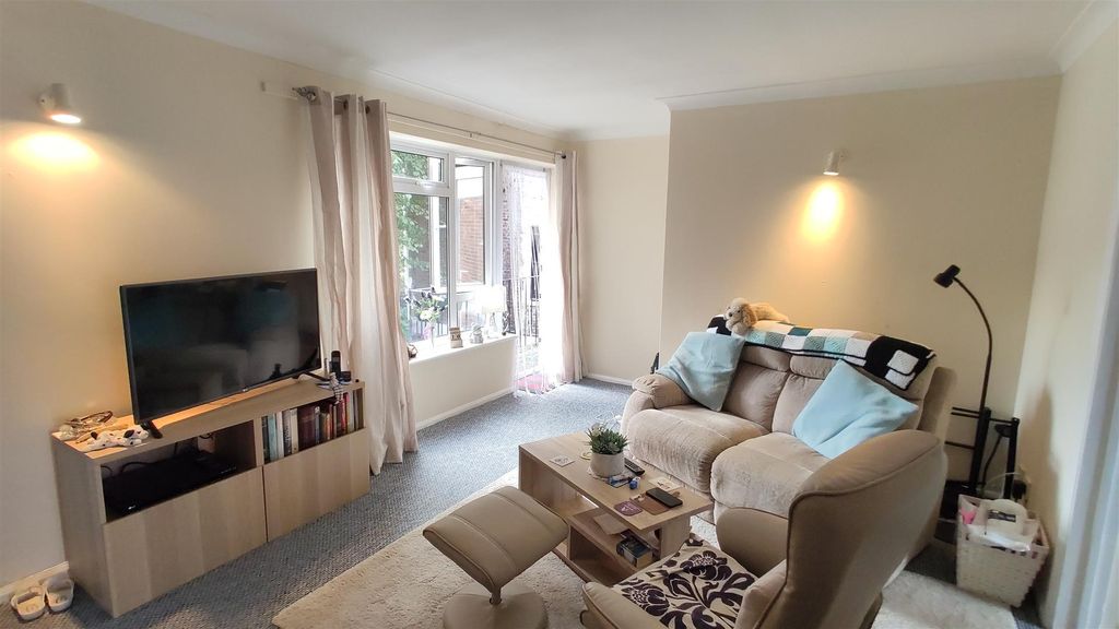 Property photo 3 of 9