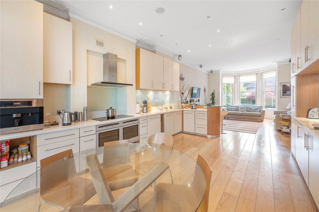 Property photo 3 of 21 Picture No. 14