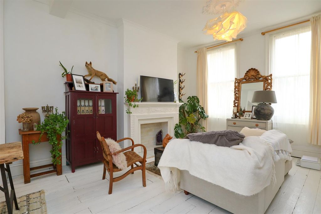 Property photo 3 of 14 Living/Dining Room