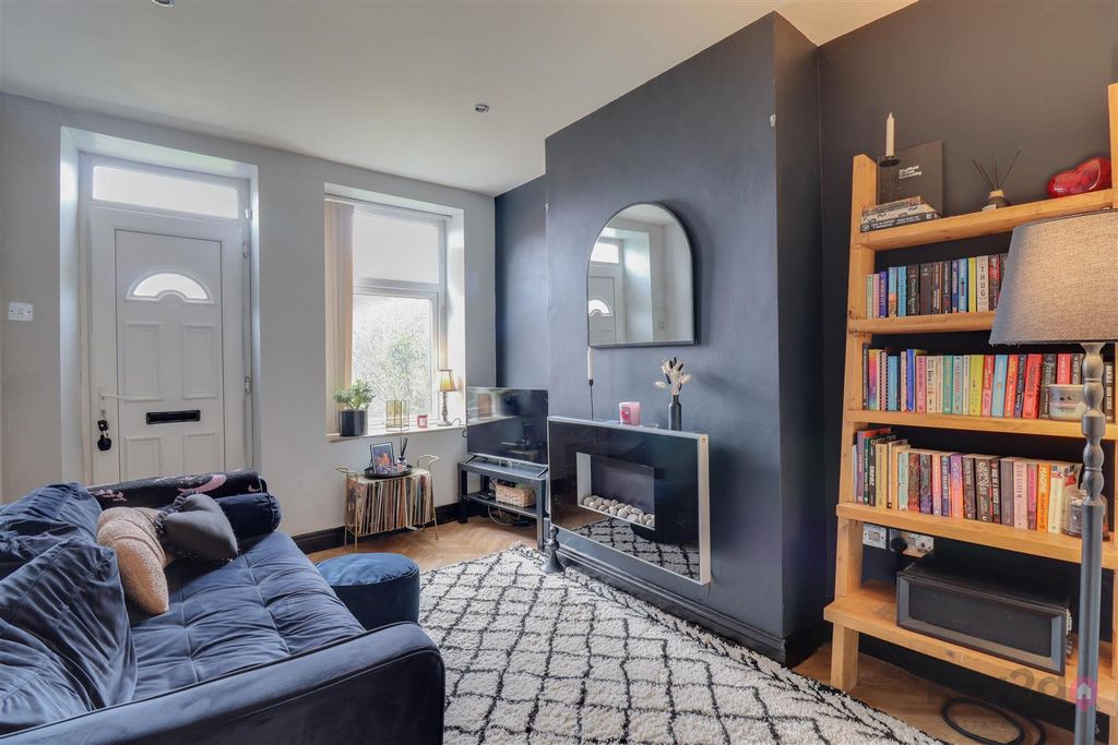 Property photo 3 of 21 Img_2417-Img_2419.Jpg