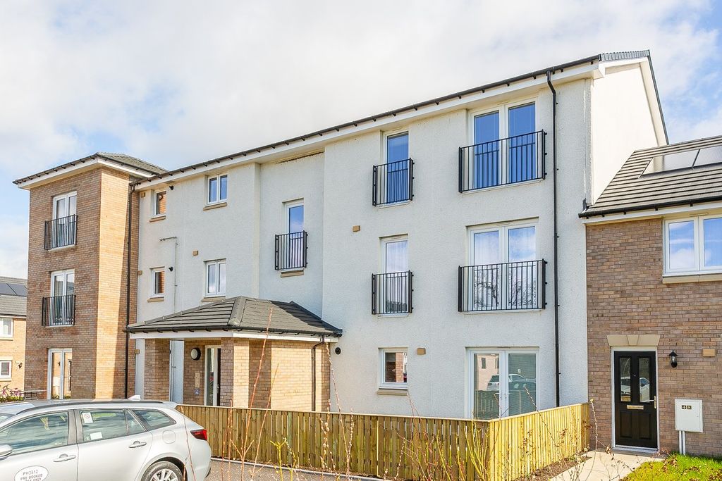 Property photo 1 of 23