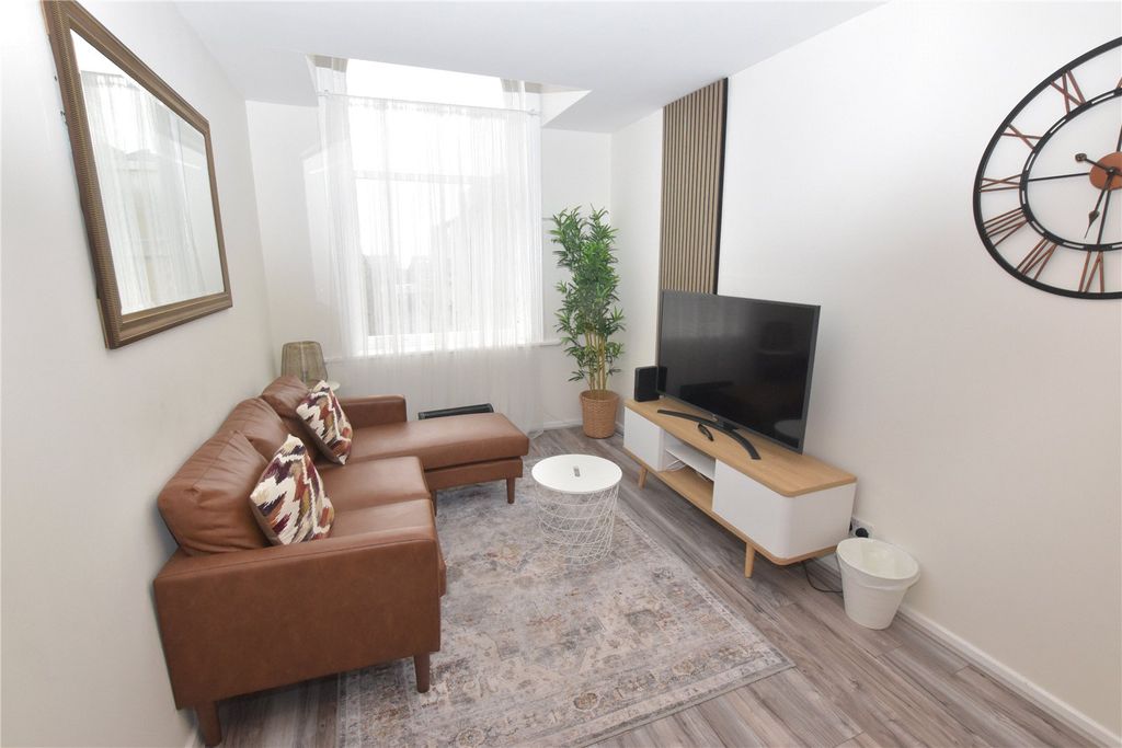 Property photo 2 of 8 Picture No. 01