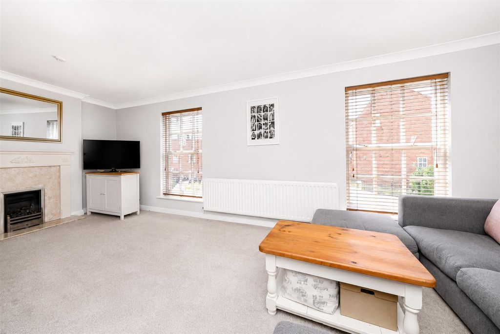 Property photo 2 of 31 63-Goldsmith-Way-2010.Jpg