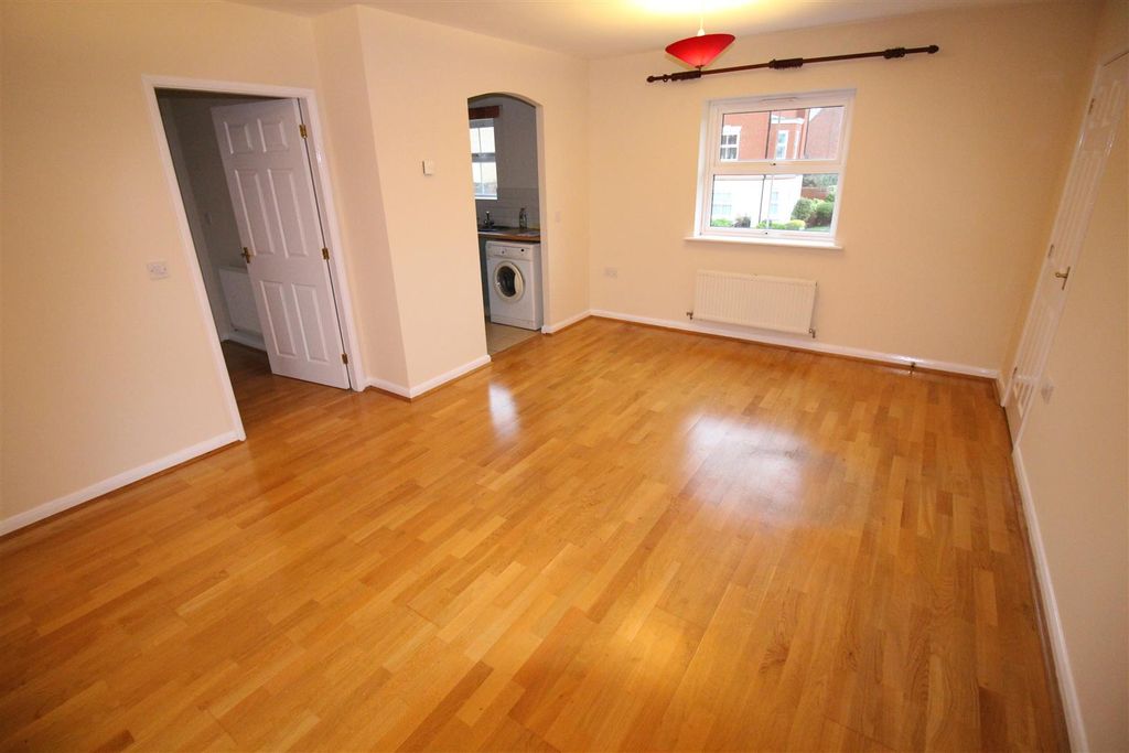 Property photo 3 of 8