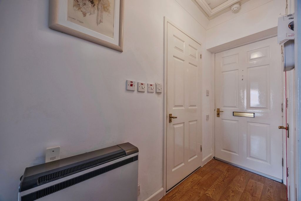 Property photo 2 of 24 Pbox-Img.Jpg