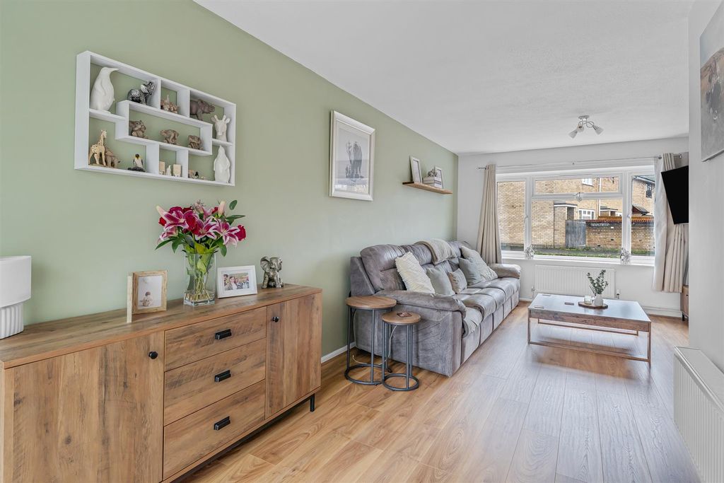 Property photo 3 of 10 4 Maplewell-15.Jpg