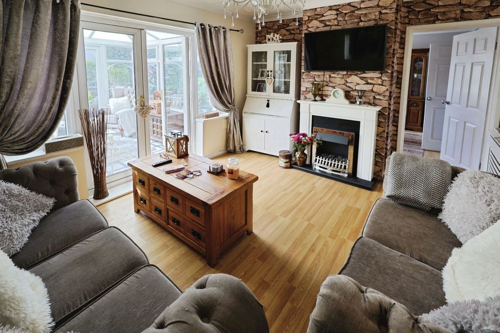 Property photo 3 of 18 Pbox-Img.Jpg