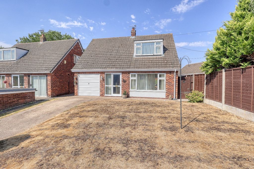 Property photo 1 of 19 Frontal