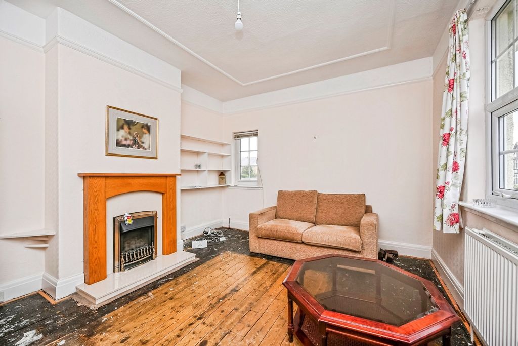Property photo 2 of 17 Photo