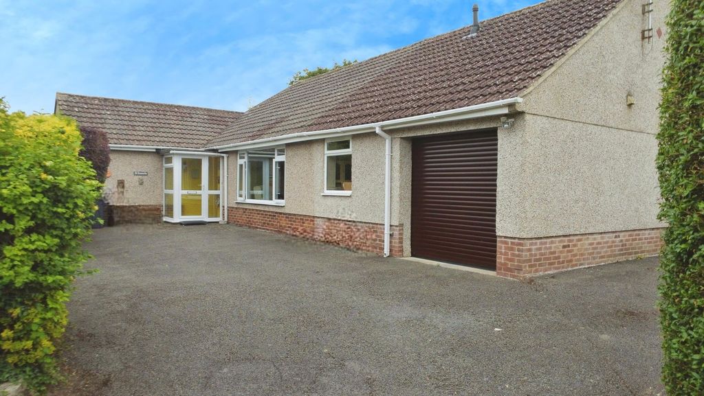 Property photo 2 of 13