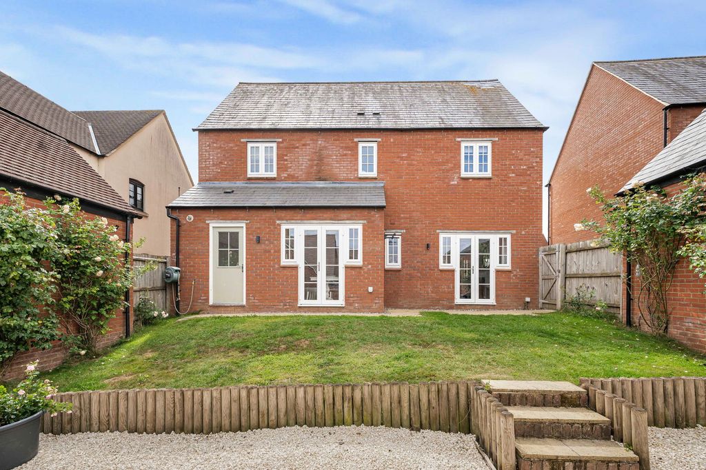 Property photo 2 of 24