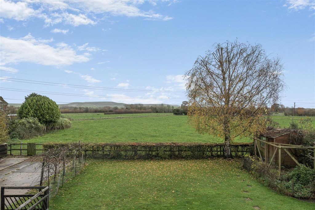 Property photo 2 of 21 1380296-7-69136Cba70844.Jpg