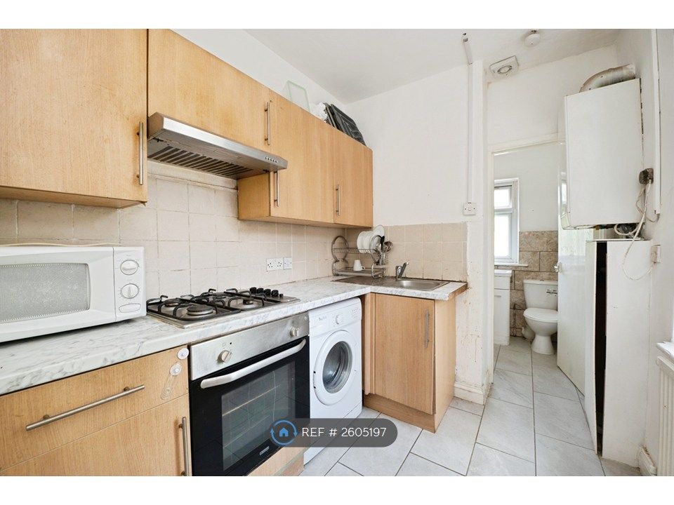 Property photo 3 of 35