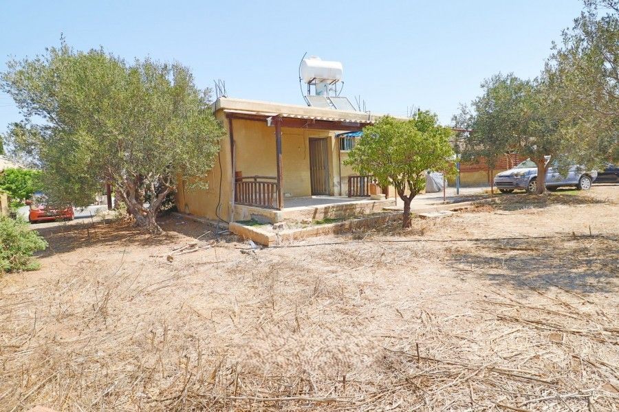 Property photo 1 of 12