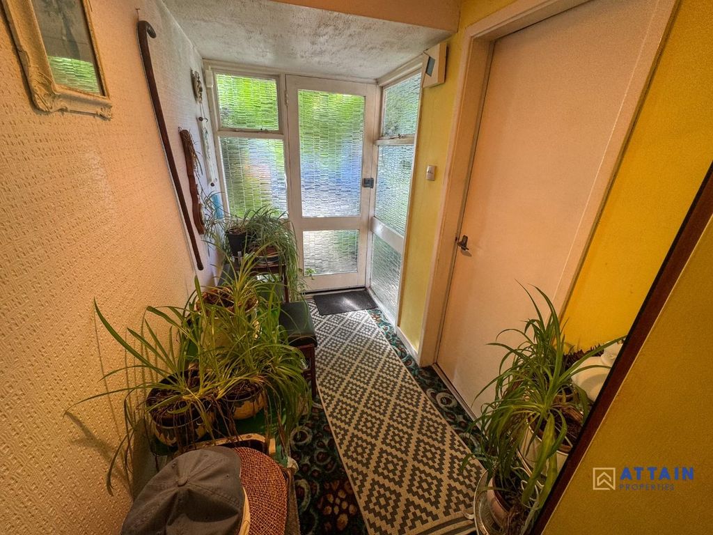 Property photo 2 of 13 Entrance Hall.Jpg