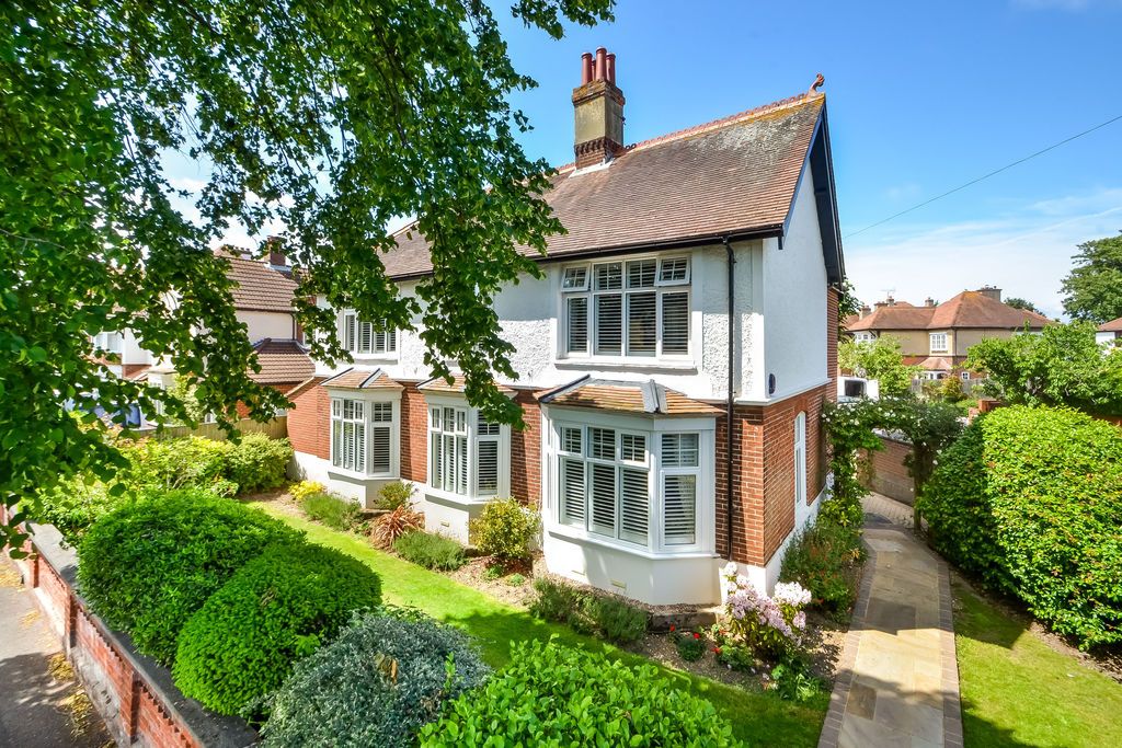 Property photo 1 of 22 Front