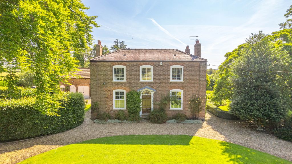 Property photo 1 of 52