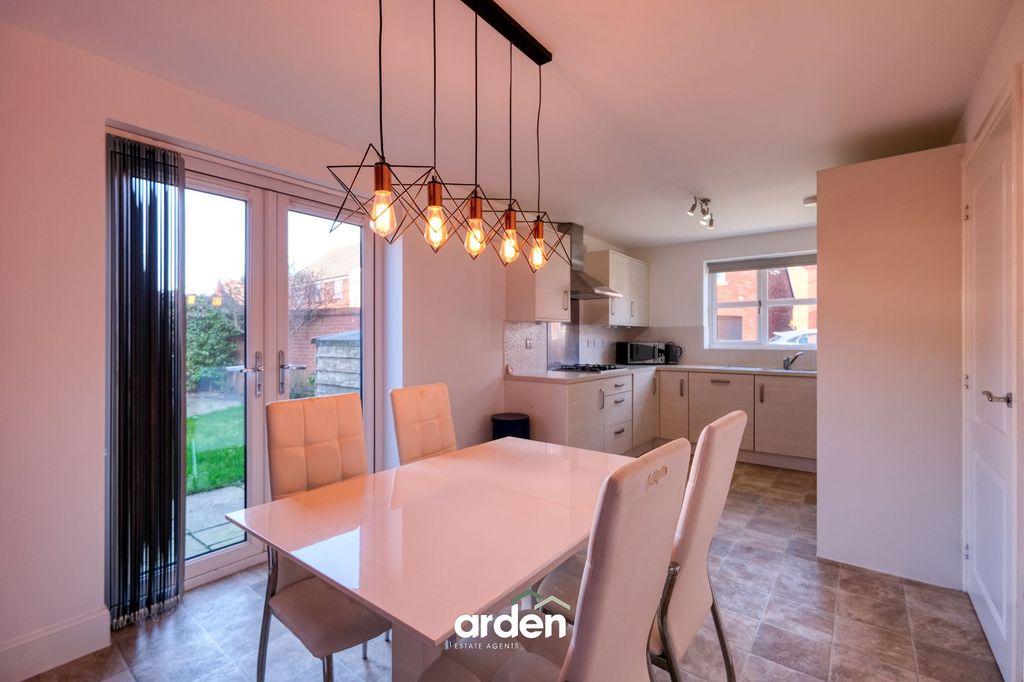 Property photo 3 of 13