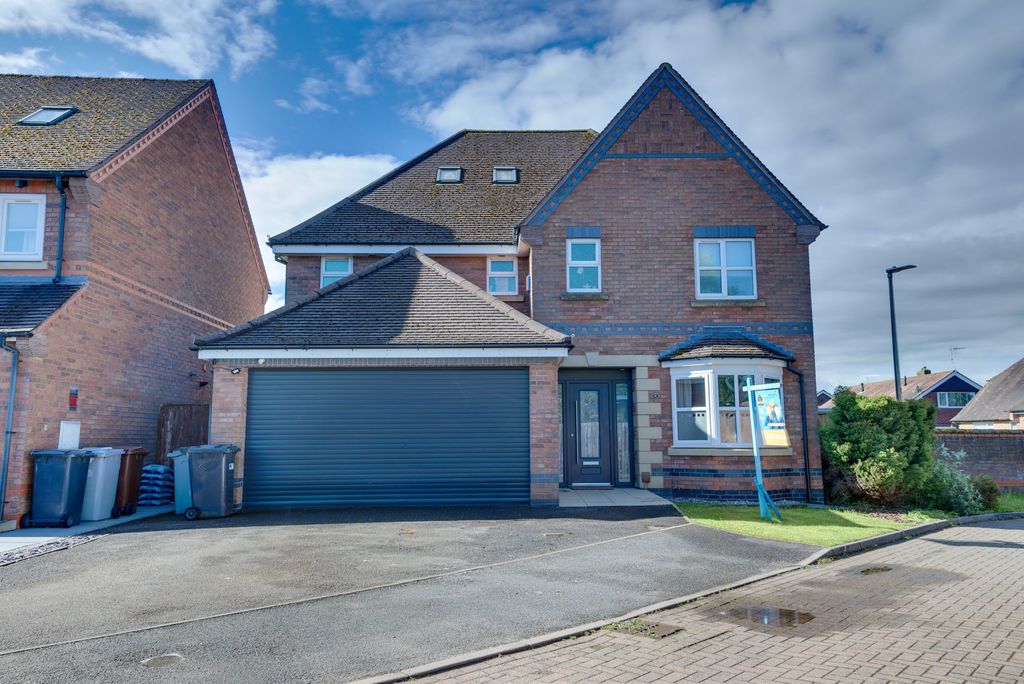 Property photo 1 of 30