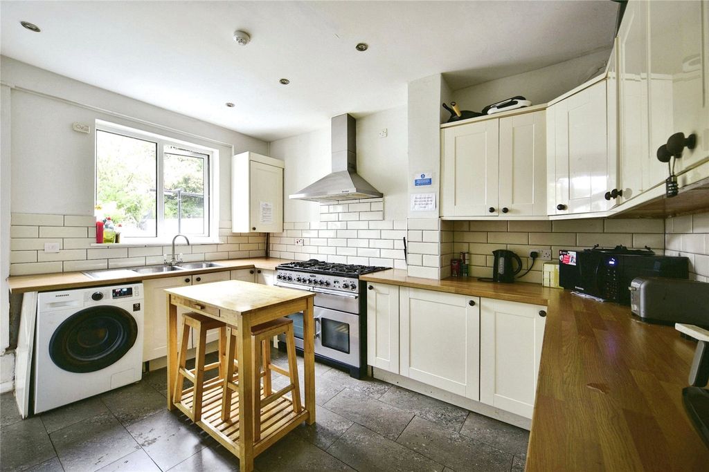 Property photo 2 of 15 Kitchen