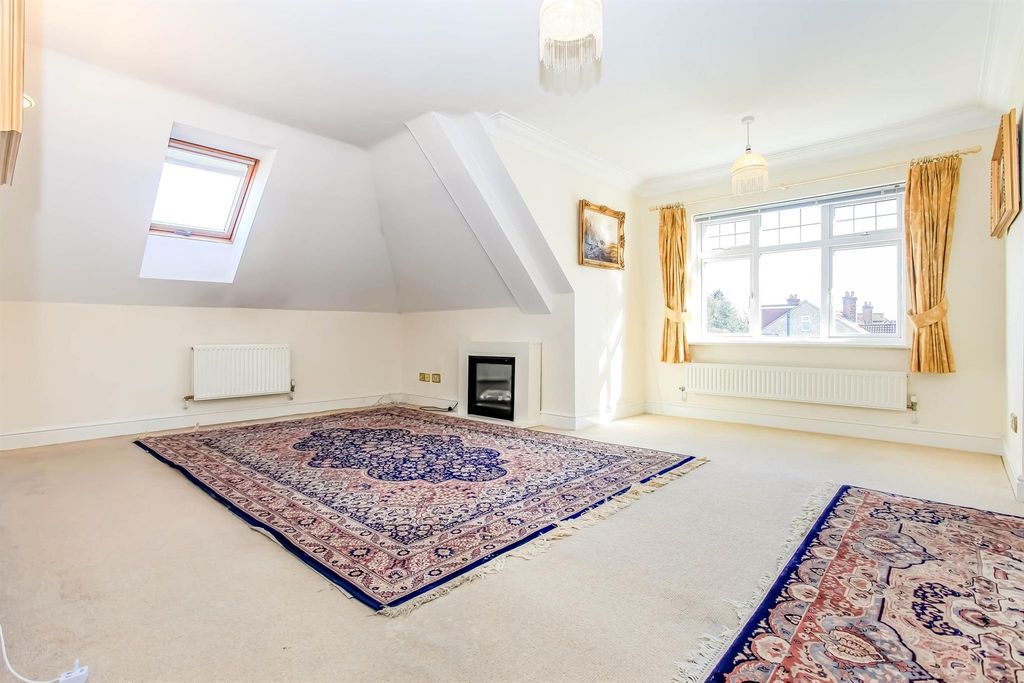 Property photo 3 of 10 Image