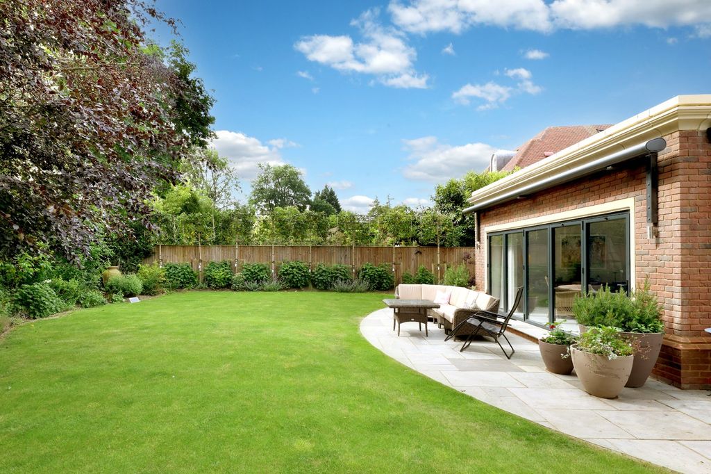 Property photo 2 of 22 Picture No. 35