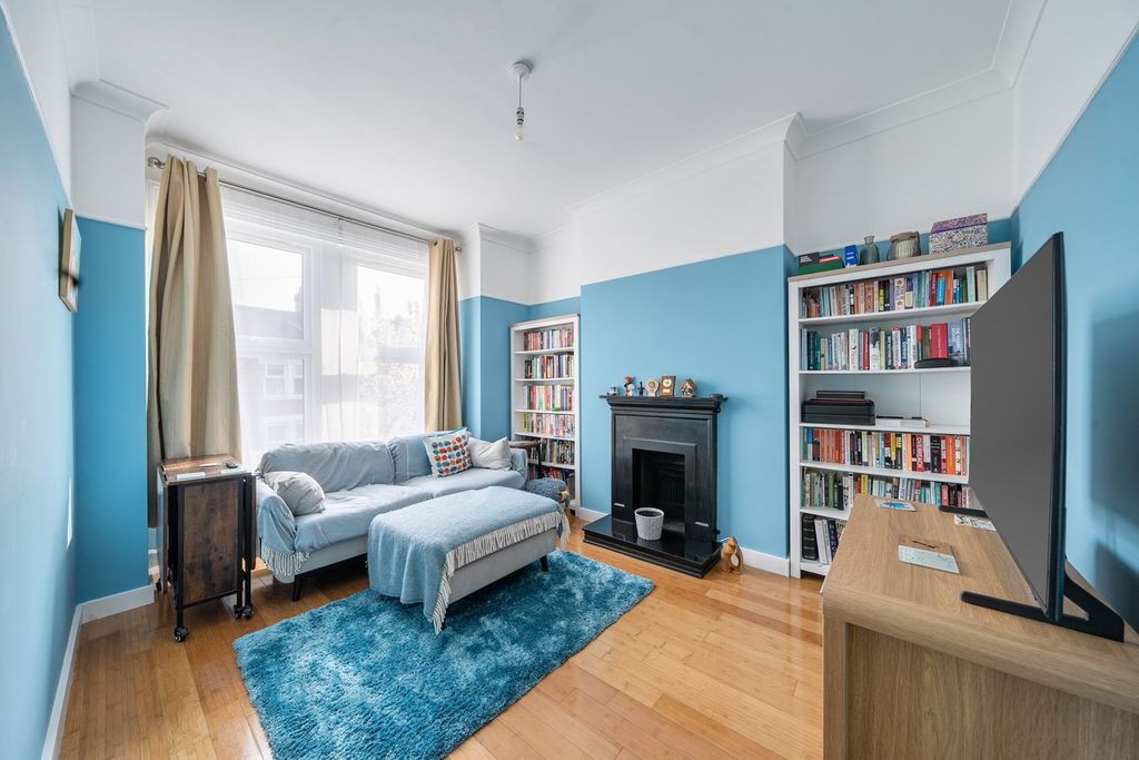 Property photo 2 of 10